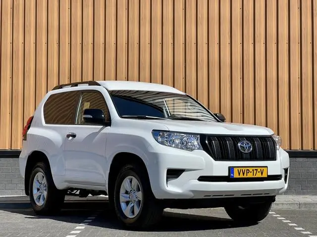 Toyota Land Cruiser 2.8 D-4D-F Challenger High Roof Blind Van | Direct Leverbaar | 3500 Kg Trekken |...