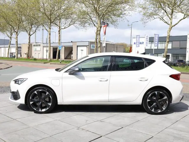 Cupra Leon 1.4 e-Hybrid VZ Keyless Go & Entry | Getint Glas | 18"Inch | LED |