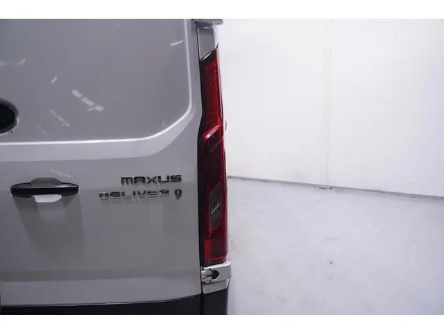 Maxus Deliver9
