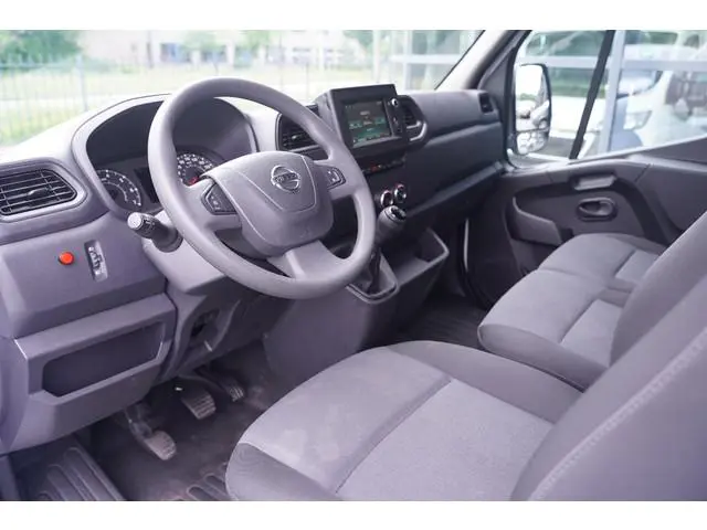 Nissan Interstar
