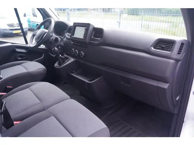 Nissan Interstar