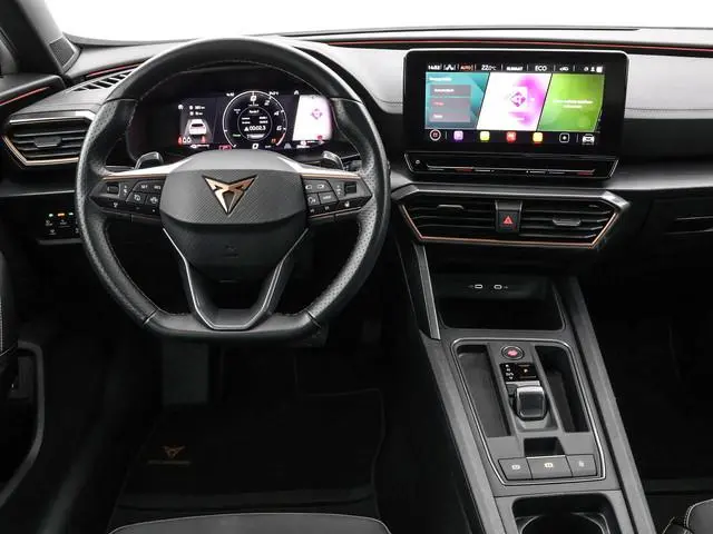 CUPRA Formentor 1.4 TSI 204pk DSG e-Hybrid Essential · Panoramadak · 360 Camera · Stoel-& Stuurverwa...