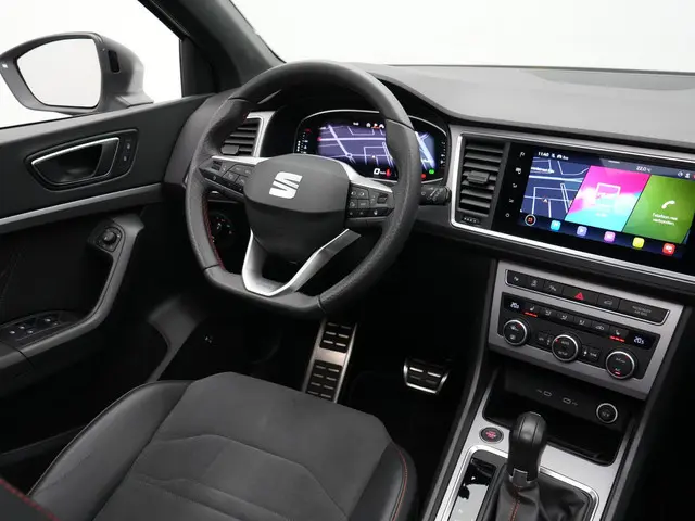SEAT Ateca 1.5 TSI 150 pk DSG FR Business Intense | Panoramadak | Trekhaak | Geheugenstoel | 360 Cam...