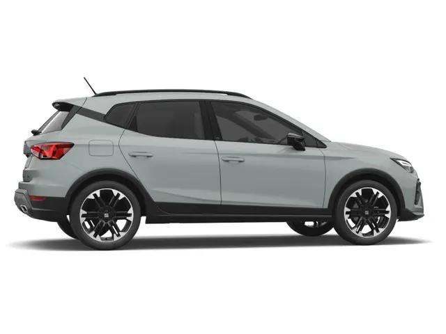 Seat Arona FR Business Connect 1.0 EcoTSI 70 kW / 95 PK SUV 5 | Bucket Seats | 18 inch Velgen 'Perfo...