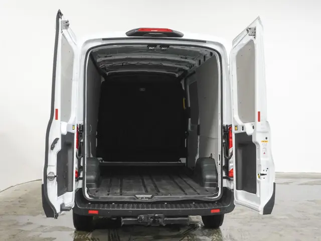 Ford Transit 330 2.0 TDCI L3H2 Trend Automaat Airco Trekhaak Cruise Control