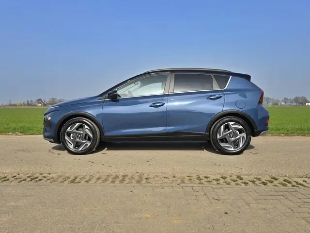 Hyundai Bayon 1.0 T-GDI Premium - 100 Pk - AUTOMAAT - ParkeerCamera - Stoelverwarming - Stuurverwarm...