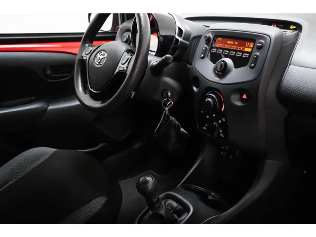 Toyota Aygo 1.0 VVT-i x-fun | AIRCO | BLUETOOTH | DEALER ONDERHOUDEN