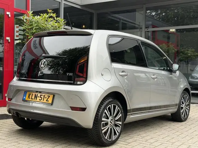 Volkswagen Up! 1.0 TSI 90PK! *!* HIGH UP *!* NAVI/ CAMERA/ 16 INCH/ CRUISE/ STOELVERWARMING *!*
