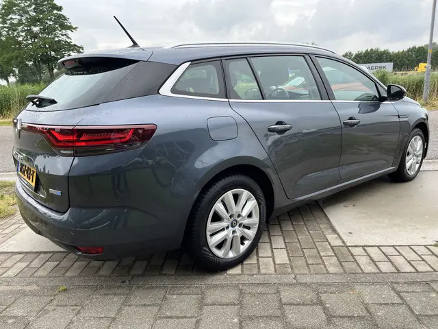 Renault Mégane Estate 1.6 E-Tech Plug-In Hybrid 160 Business / Automaat / Apple Carplay - Android Au...