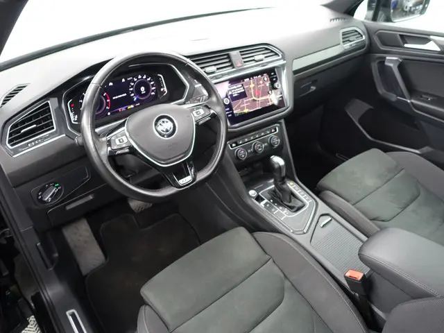 Volkswagen Tiguan Allspace 1.5 TSI R-line+ Aut- 7 Pers, Panoramadak, Stoelmassage, Keyless, Virtual...
