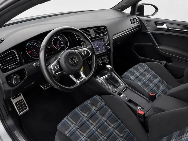 Volkswagen Golf 1.4 TSI 204pk GTE Aut- SOH 87%, Privacy Glass, Carplay, Android Auto, Xenon Led