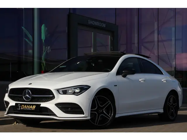 Mercedes-Benz CLA-klasse 250 e AMG Edition | Pano | Nightpakket | Sfeerverlichting