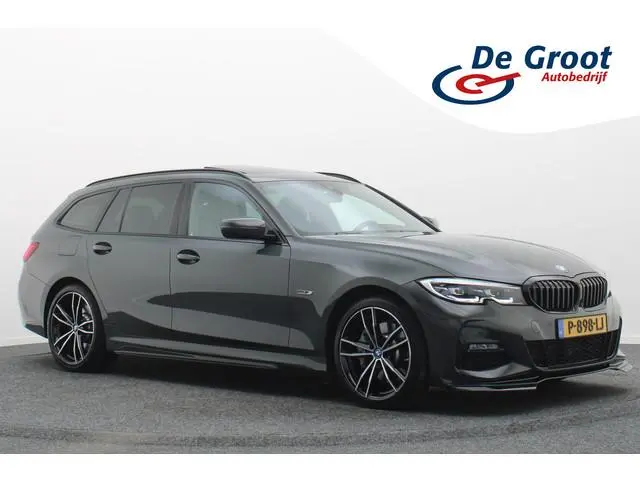 BMW 3-serie Touring 330e Business Edition Plus M-sport Panoramadak, M-Sportstoelen, Carbon, Camera,...