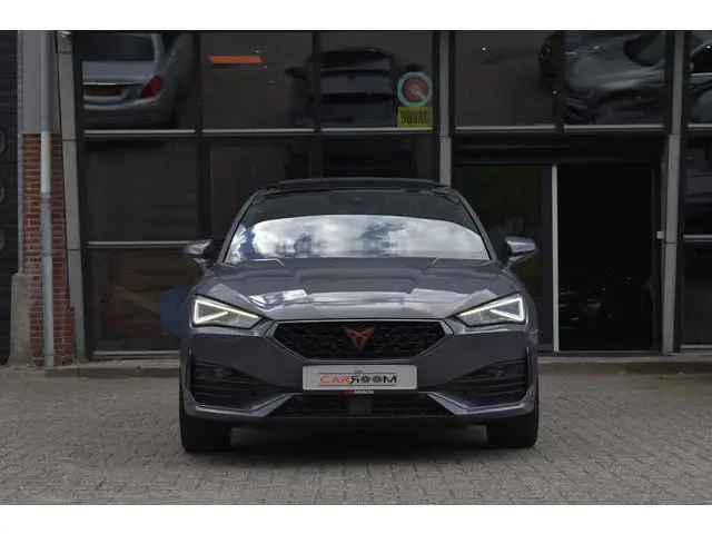 CUPRA Leon 1.4 e-Hybrid VZ Business Pano Keyless Lane Camera