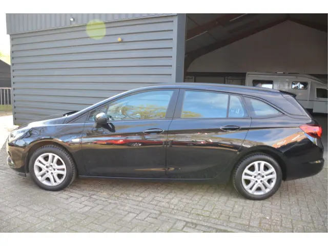 Opel Astra Sports Tourer 1.0 Edition Trekhaak Navi Clima