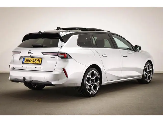 Opel Astra Sports Tourer 1.6 Hybrid Ultimate | PANORAMADAK | STOELEN- PACK | HEAD UP | TREKHAAK | 18...