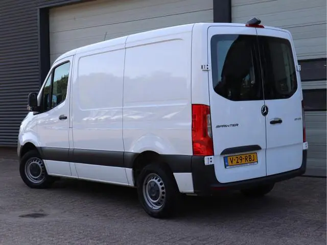 Mercedes-Benz Sprinter 211 CDI Euro 6 - L1H1 - MBUX - Camera - Standkachel