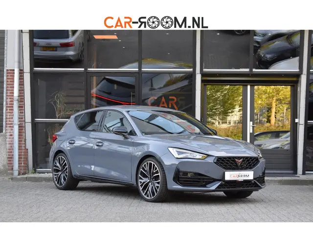 Cupra Leon 2.0 TSI 300PK Lane ACC Stuurvw BBD Camera