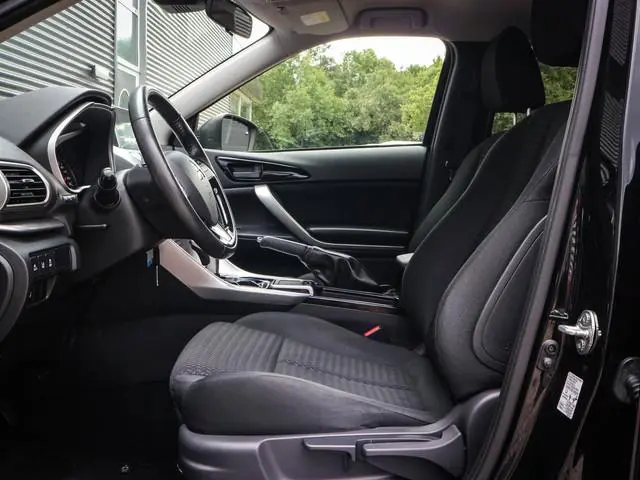 Mitsubishi Eclipse Cross 1.5 DI-T Pure Clima | Cruise | Navi | Lichtmetaal | Trekhaak |