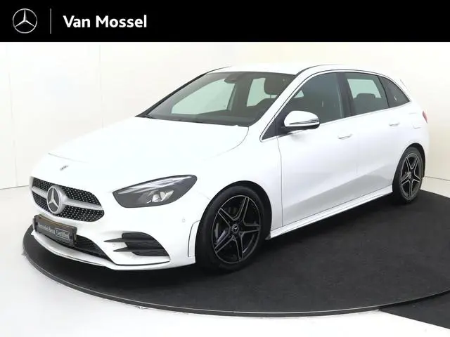 Mercedes-Benz B-klasse 180 Premium Plus AMG /18 Inch /Sfeerverlichting