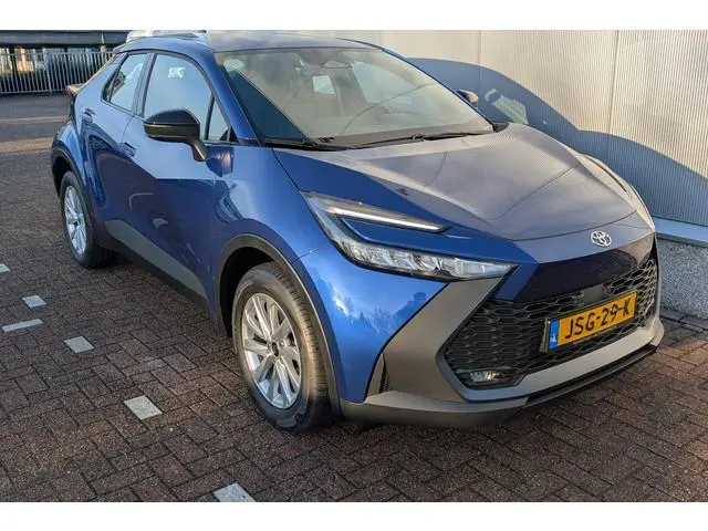 Toyota C-HR 2.0 Plug-in Hybrid 220 Active | Camera | Stoel en Stuurverwarming | Dodehoek-assist |
