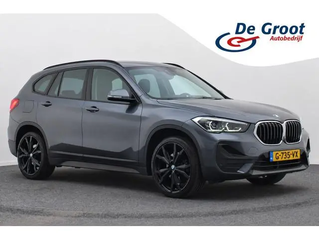 BMW X1 xDrive20i Executive Edition LED, Apple Carplay, Head-Up, Camera, Trekhaak, DAB