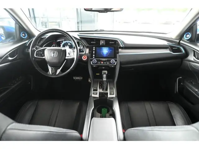Honda Civic 1.5 i-VTEC Executive Automaat Cruise control Clima Navigatie Schuifdak Stoelverwarming L...