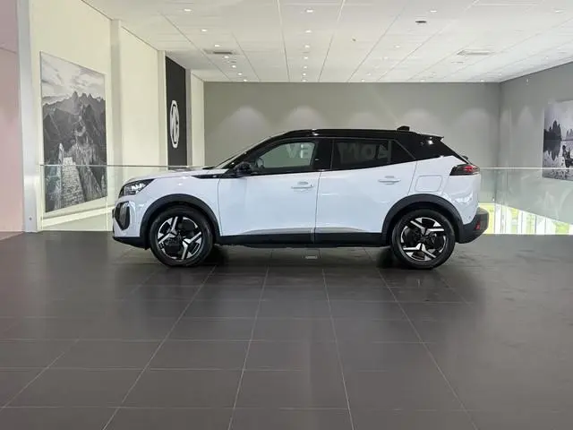 Peugeot e-2008 EV GT Avantage 54 kWh SoH 96% | Climate Control | Navigatie | 360 Camera | Parkeersen...