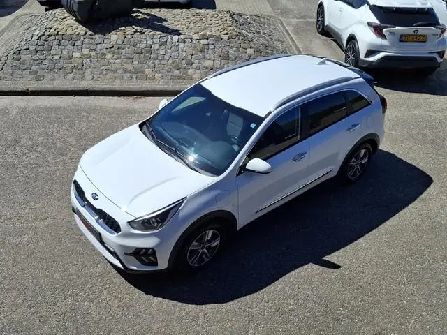 Kia Niro 1.6 GDi PHEV 1e EIGENAAR DynamicLine ADAPT CRUISE CAMERA HALF LEER LED NAVI ECC