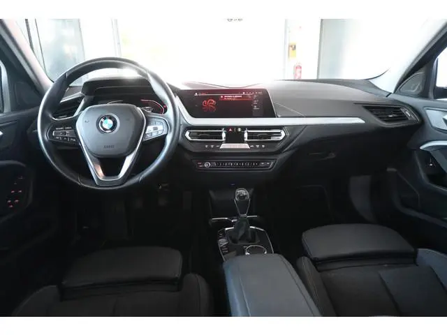 BMW 1-serie 118i Executive Clima Cruise Led Navigatie Camera 100% Onderhouden! Inruil Mogelijk!