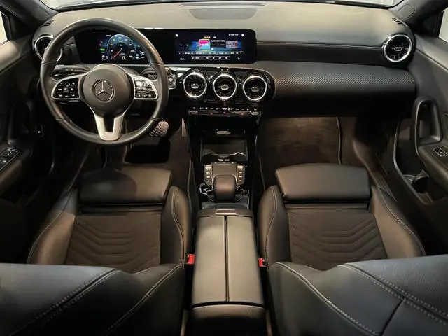 Mercedes-Benz A-klasse 250 e 17"/Dodehoek/Camera/PDC v+a/Apple Carplay & Android Auto/DAB/Navigatie/...