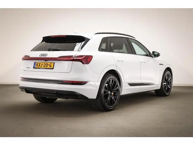 Audi e-tron 55 S-line quattro 300kW | SOH 95% | PANORAMADAK | LUCHTVERING | B&O | CAMERA | 21"