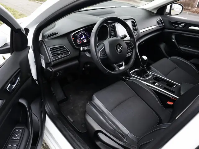 Renault Mégane Estate 1.3 TCe Intens 1e-Eig. & Keurig-Onderh. BOVAG-Garantie. NL-Auto.