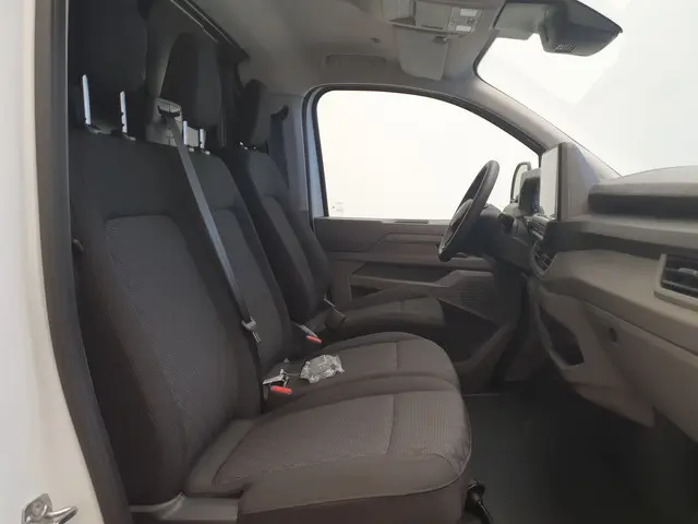 Volkswagen e-Transporter 64 kWh Camera, App connect, Climatronic