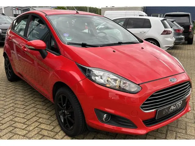 Ford Fiesta 1.0 Titanium 80PK | Navigatie | Airco | Lichtmetalen Velgen | 2 Sleutels |