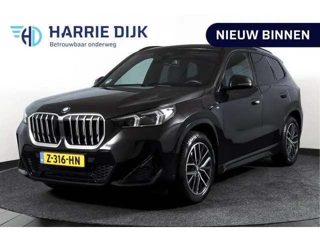 BMW X1 sDrive18i 136 PK | M-Sport | Afn. Trekhaak | Dig. Cockpit | Cruise | PDC | Camera | NAV + App...