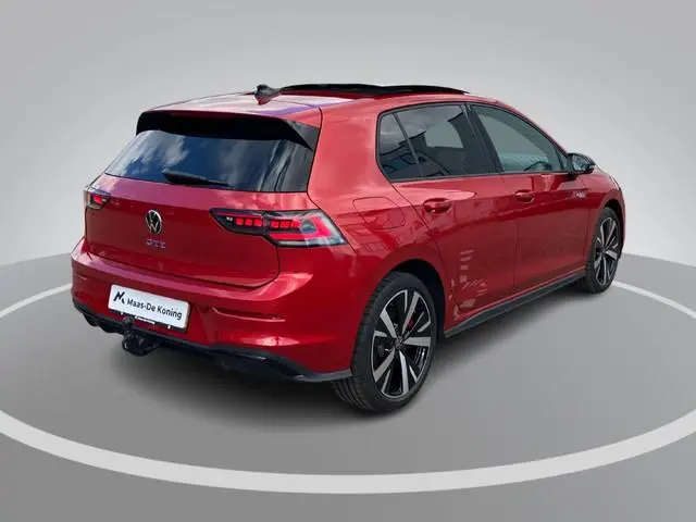 Volkswagen Golf 1.5eHybrid 200kW/272PK GTE Black Style DSG · Panoramadak · Trekhaak · Leder · Camera...