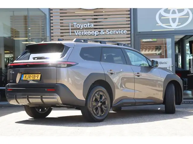 Toyota bZ4X Touring Dynamic 75 kWh , Nieuw en direct leverbaar met €3000,- demovoordeel