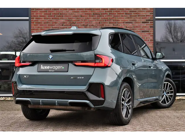 BMW X1 xDrive25e M-Sport Premium 18inch Leder Camera ACC-voorbereiding