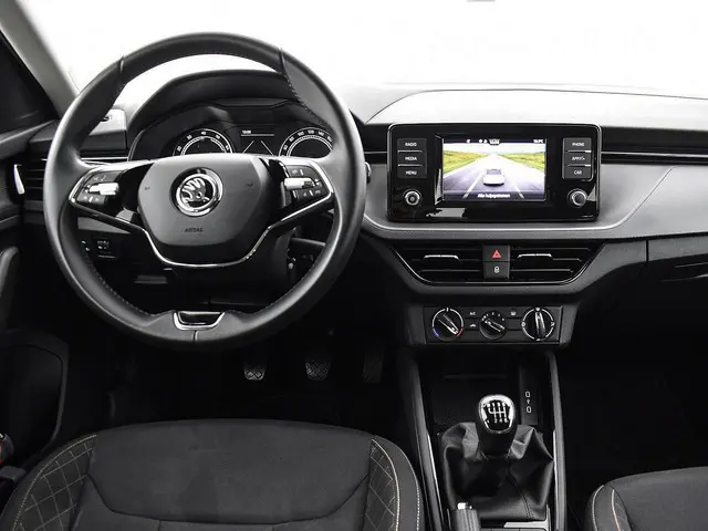 Skoda Scala 1.0 TSI 110pk Ambition · Apple/Android Car Play · Airco · Cruise Control · DAB · 16'' In...