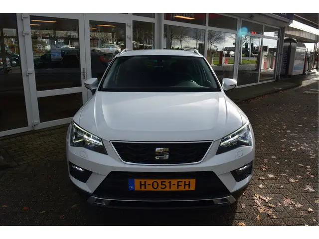 SEAT Ateca 1.5 TSI  Business Intense ✅Trekhaak ✅ Clima ✅ CarPlay ✅ Navi ✅ PDC V+A ✅