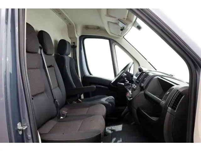 Peugeot Boxer 335 2.2 BlueHDi 140pk L3H3 Premium Airco/Camera 04-2022