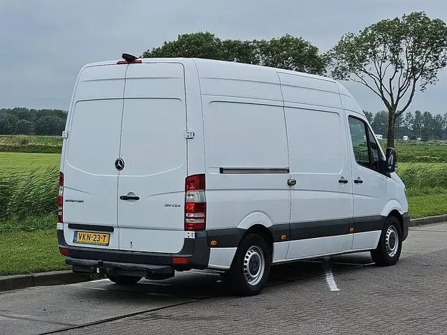 MERCEDES-BENZ SPRINTER 311