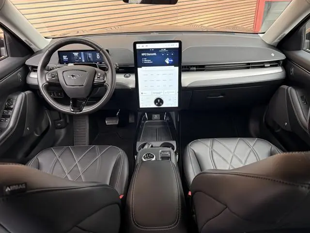 Ford Mustang Mach-E RWD 75 kWh Cruise control adaptief / Audio installatie premium / Navigatie