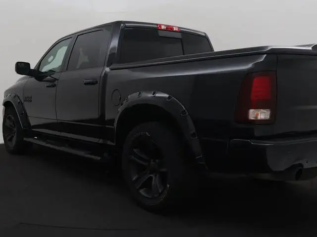 Dodge Ram 1500 5.7 V8 4x4 Quad Cab 6'4 Sport 1500 5.7 HEMI V8 4x4 Quad Cab 6'4 Sport | LPG | Schuif/...