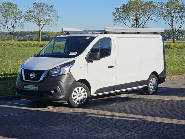 Nissan NV300