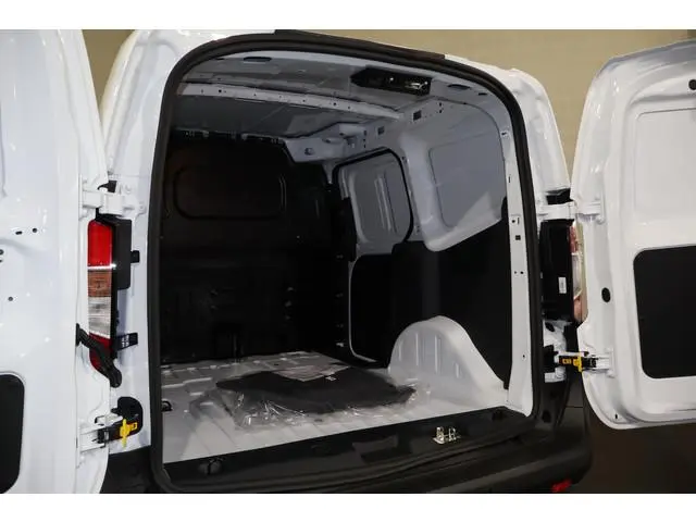 Ford E-Transit Courier