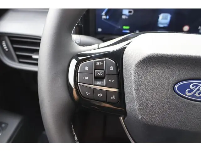 Ford E-Transit Courier