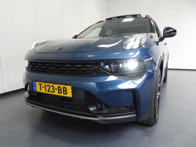 Lynk & Co 01