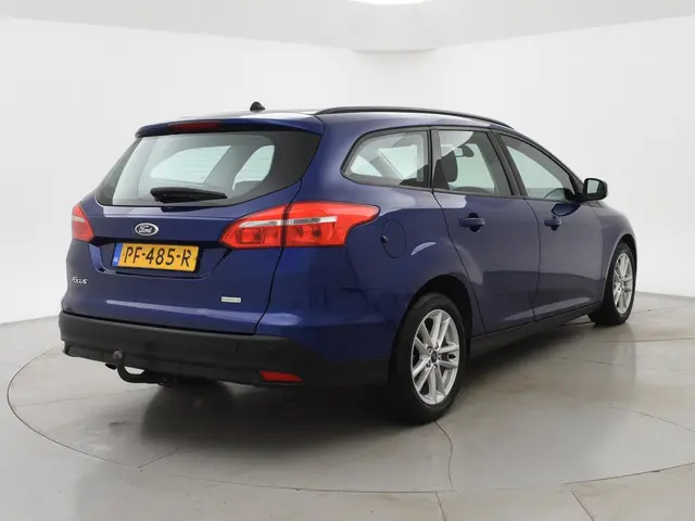 Ford Focus Wagon 1.0 ECOBOOST 125 PK + APPLE CARPLAY / TREKHAAK / VOORRUITVERWARMING